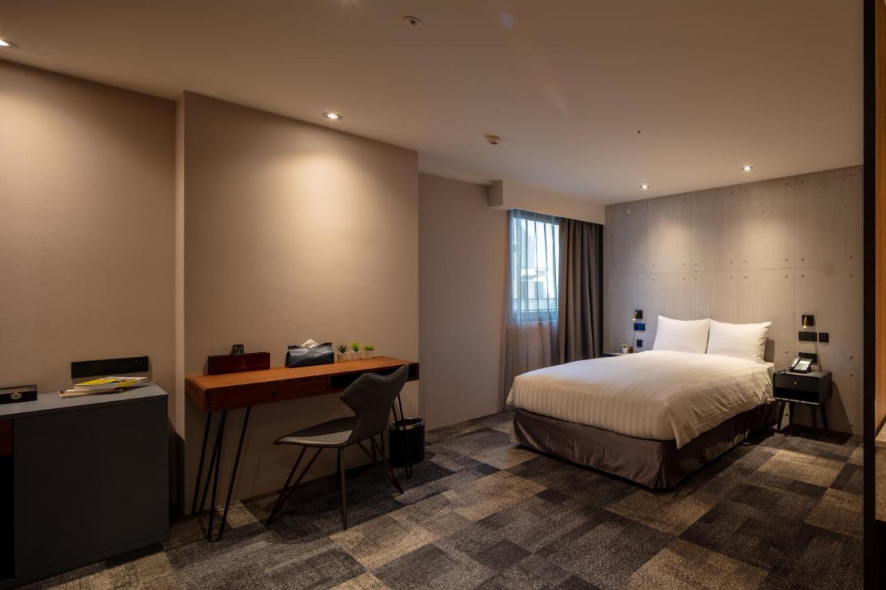 Roaders Plus Hotel - Theme Taipei Exterior photo