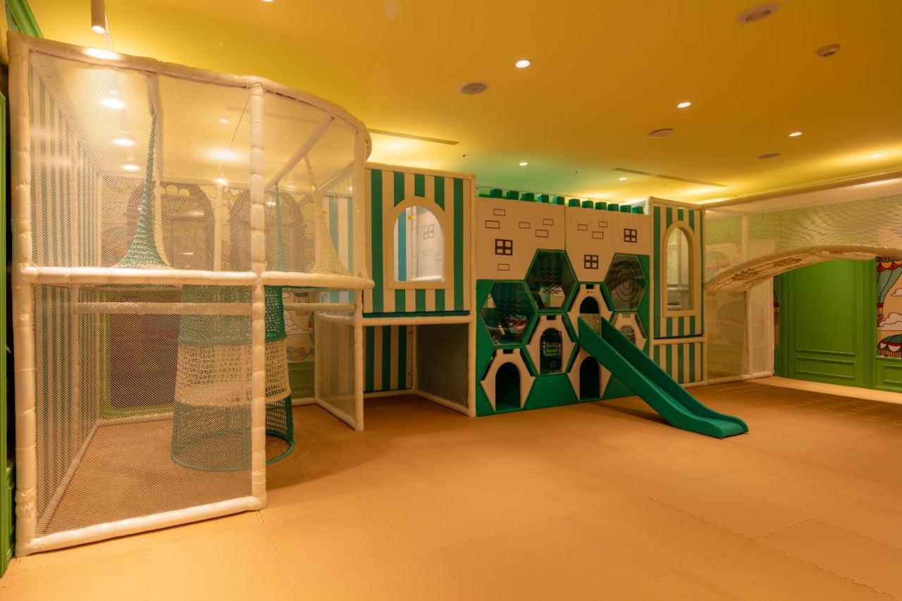 Roaders Plus Hotel - Theme Taipei Exterior photo