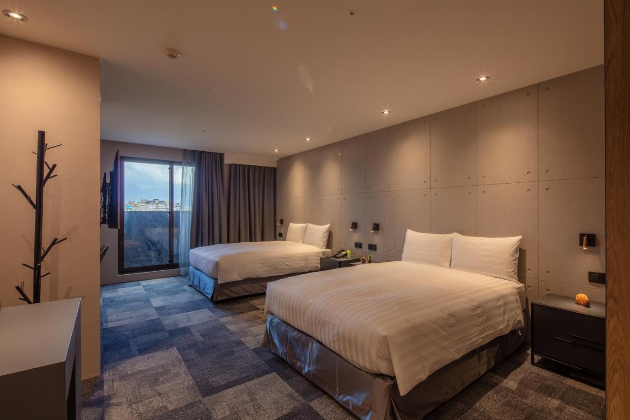 Roaders Plus Hotel - Theme Taipei Exterior photo