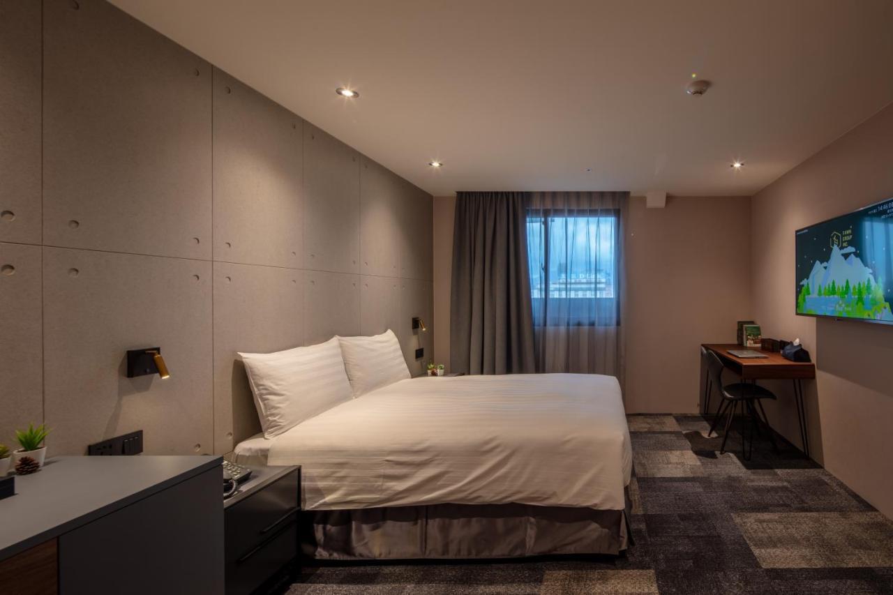 Roaders Plus Hotel - Theme Taipei Exterior photo