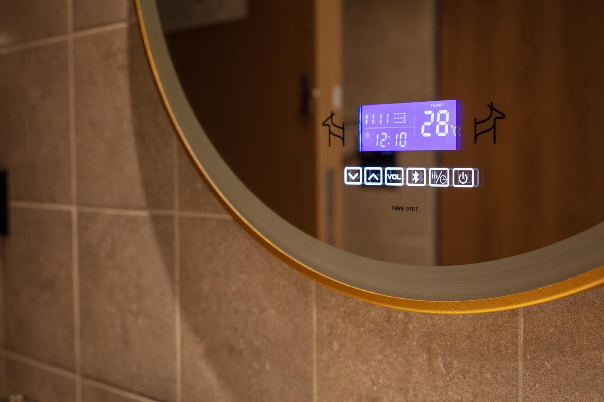 Roaders Plus Hotel - Theme Taipei Exterior photo
