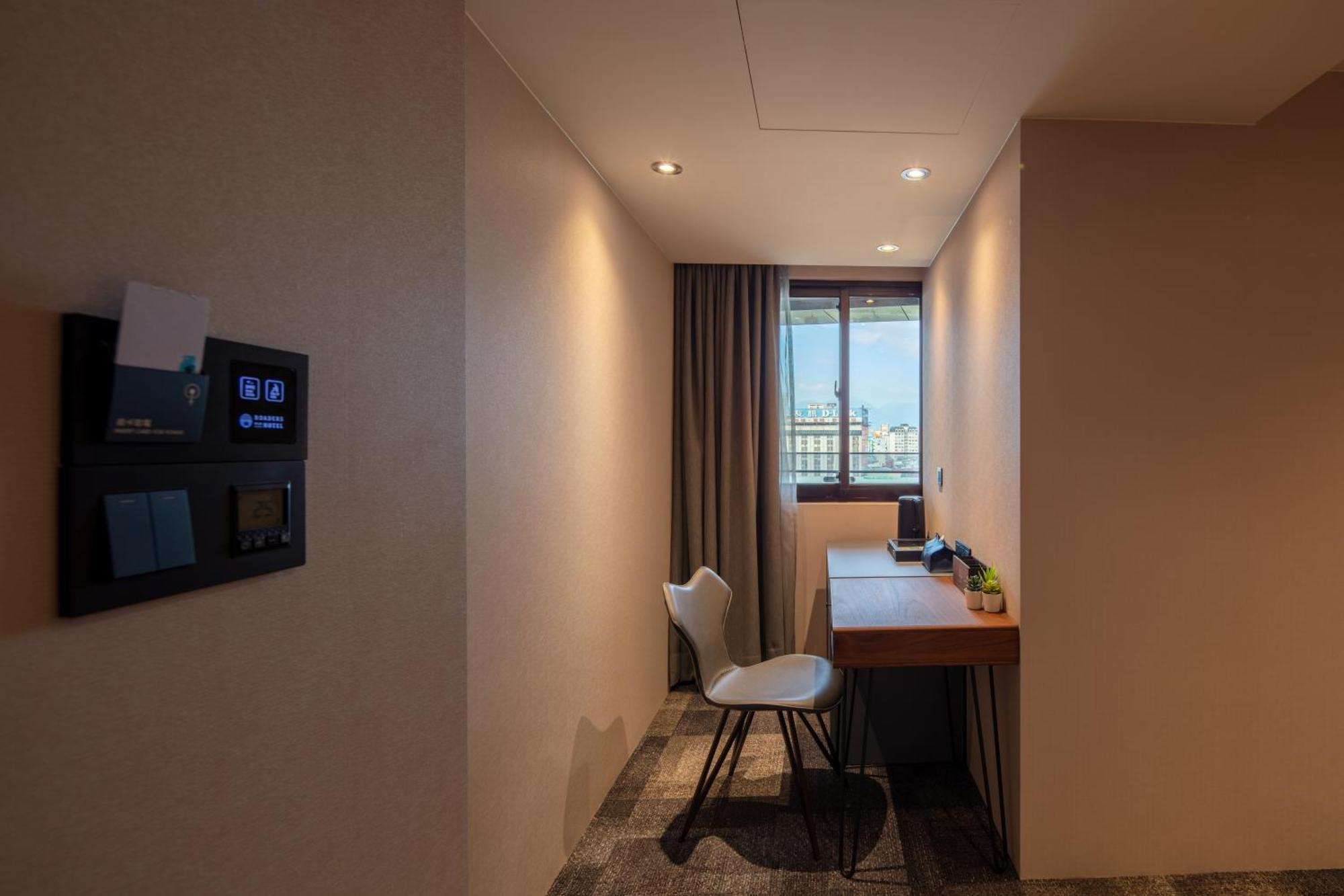 Roaders Plus Hotel - Theme Taipei Room photo