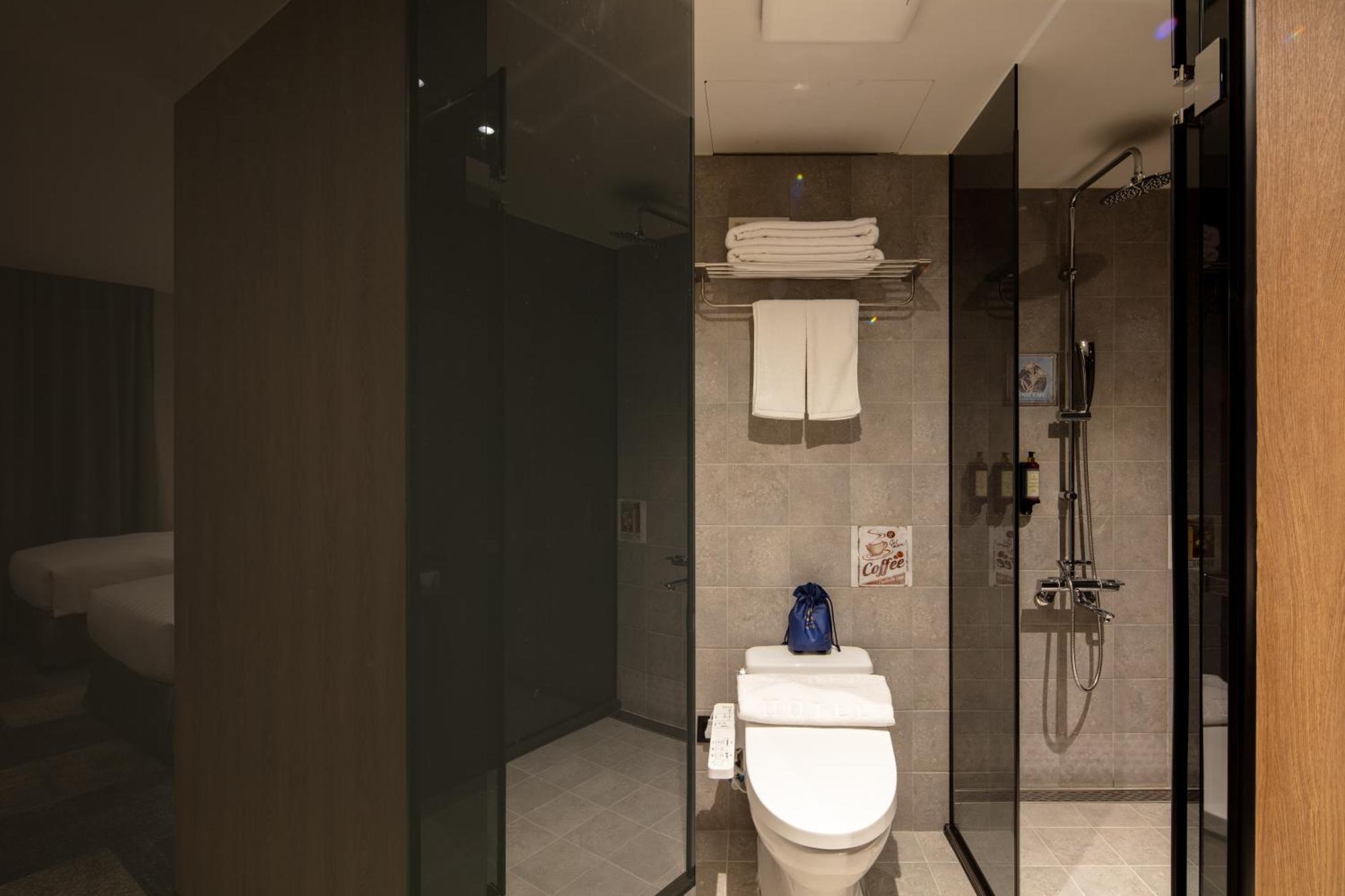 Roaders Plus Hotel - Theme Taipei Room photo