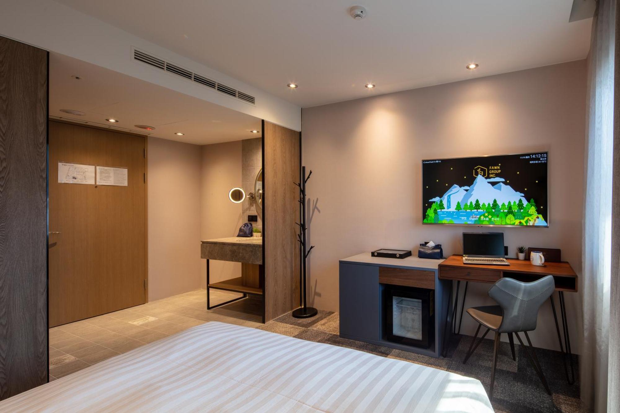 Roaders Plus Hotel - Theme Taipei Exterior photo