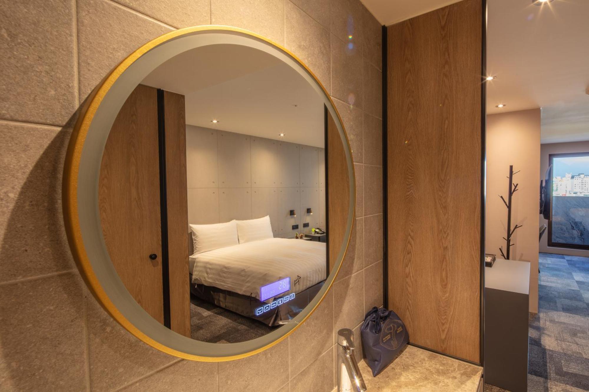 Roaders Plus Hotel - Theme Taipei Exterior photo