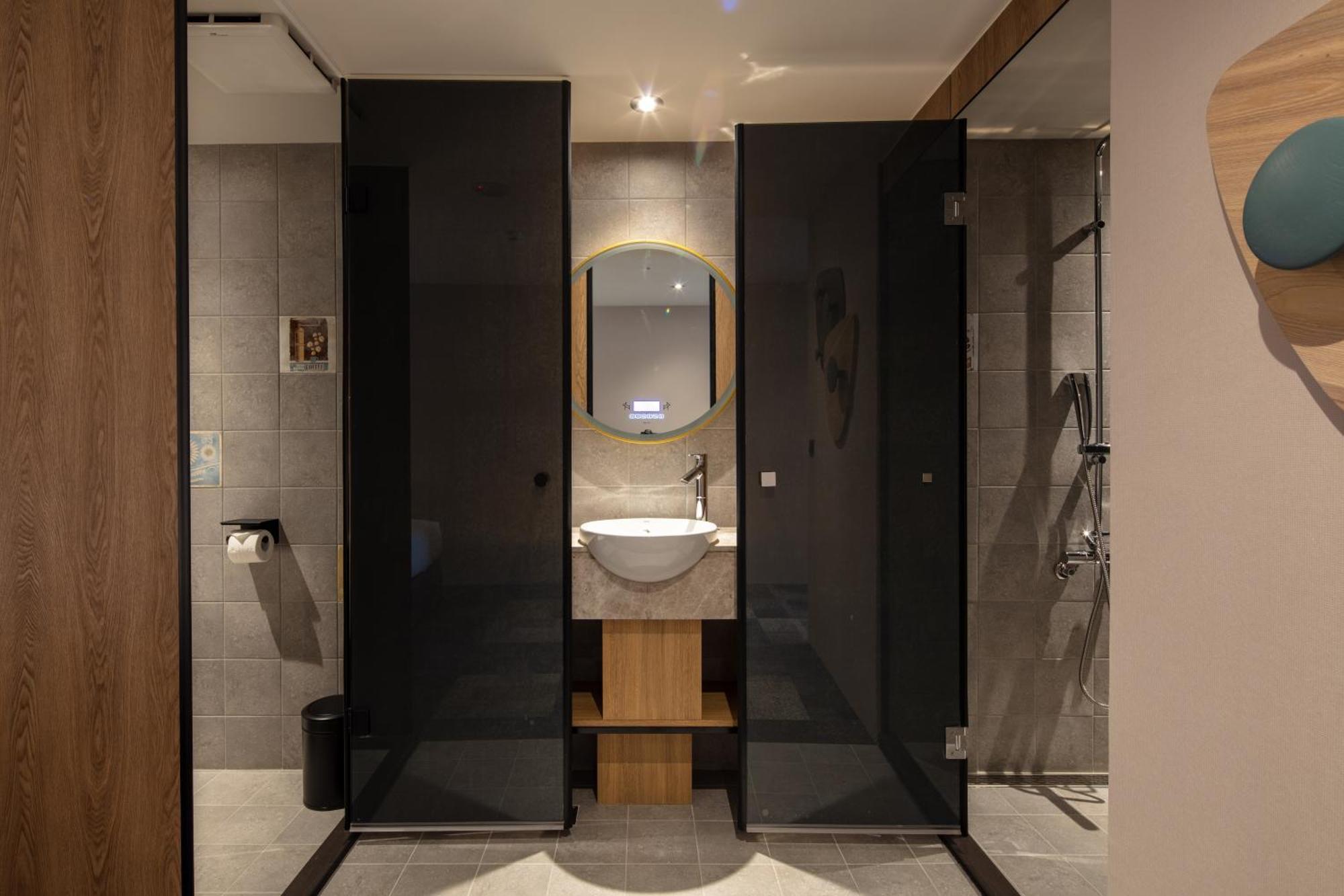 Roaders Plus Hotel - Theme Taipei Room photo