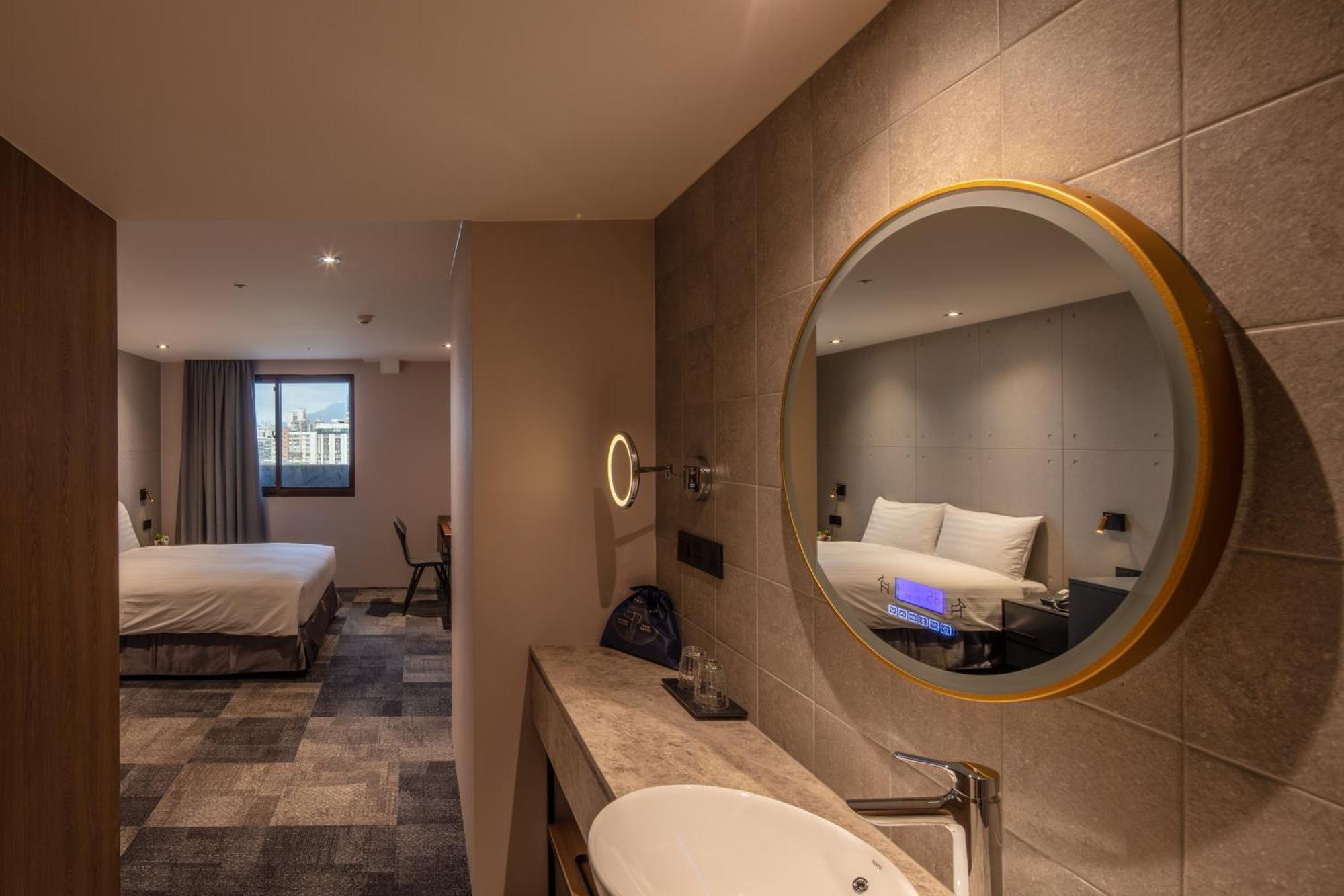 Roaders Plus Hotel - Theme Taipei Room photo